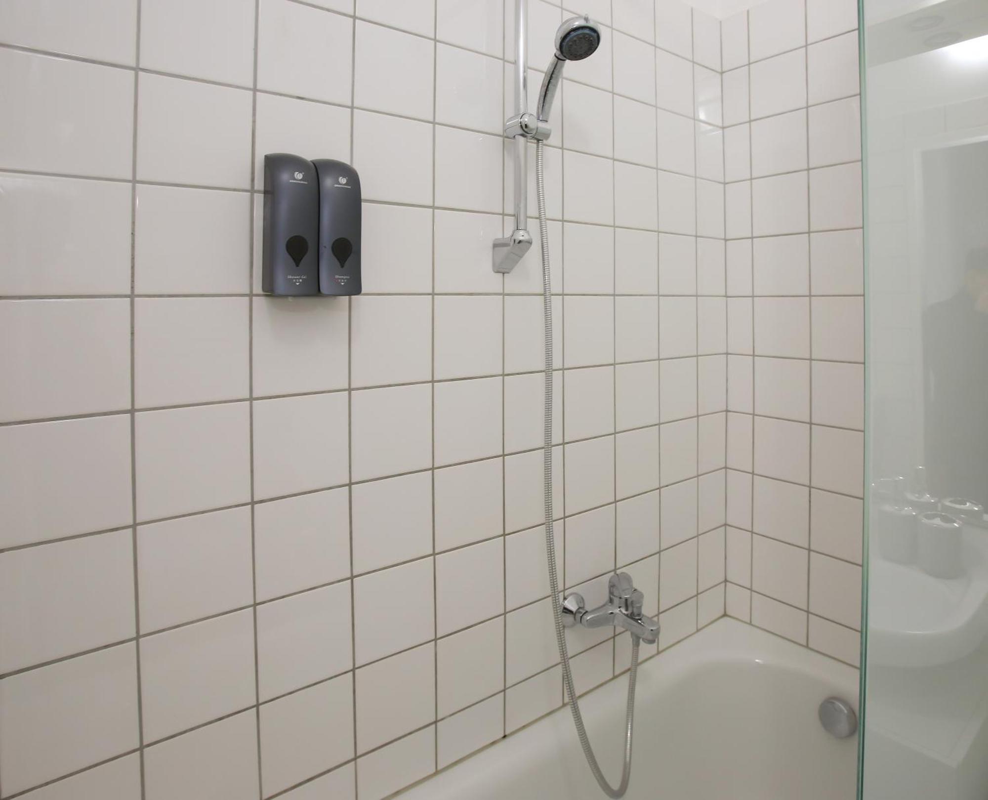 Downtown Bliss Modern Retreat With Free Parking And Fast Internet 600 Mbits Apartamento