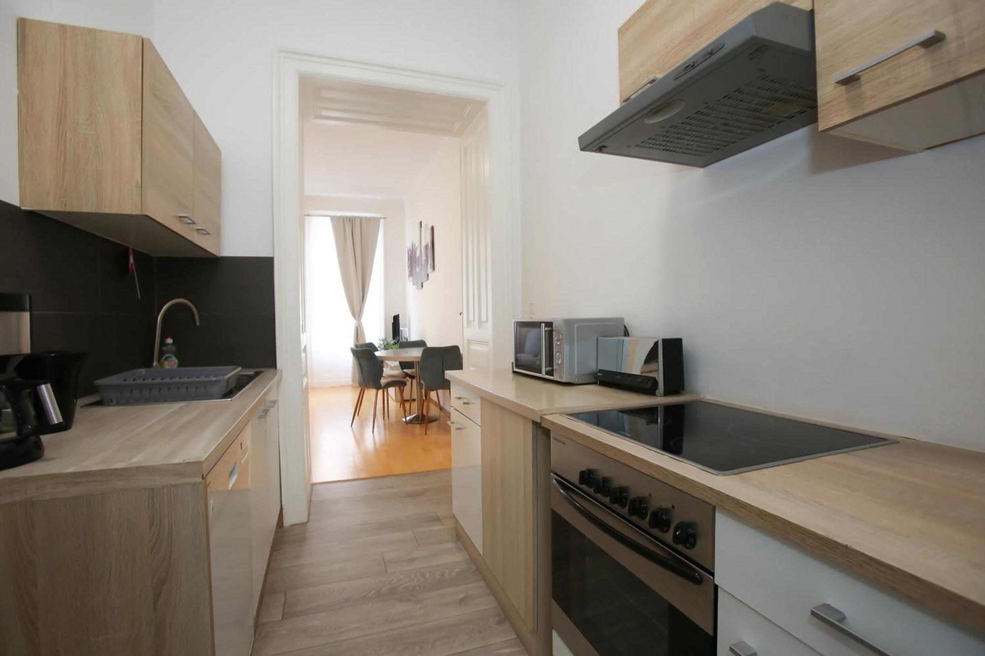 Apartamento Downtown Bliss Modern Retreat With Free Parking And Fast Internet 600 Mbits *